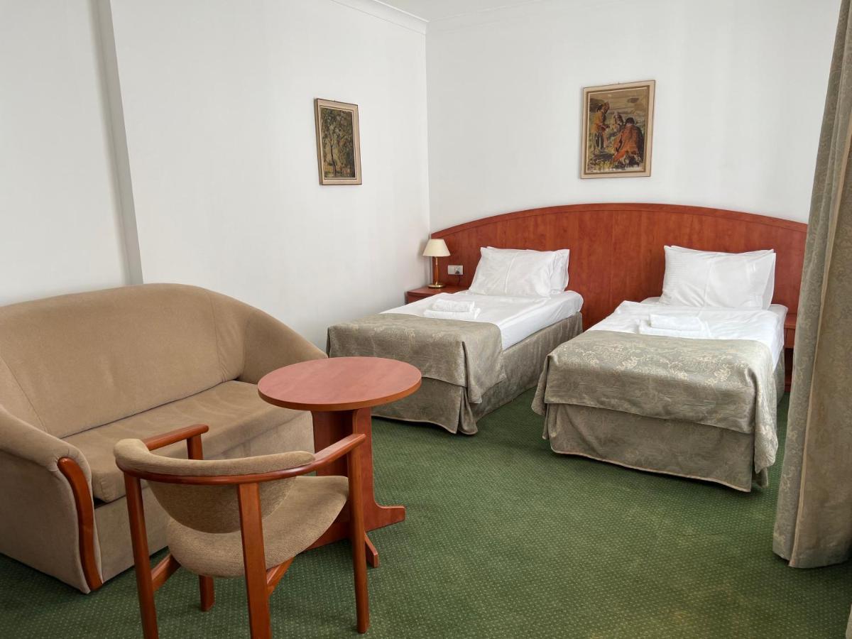 Hotel Wkra 3*