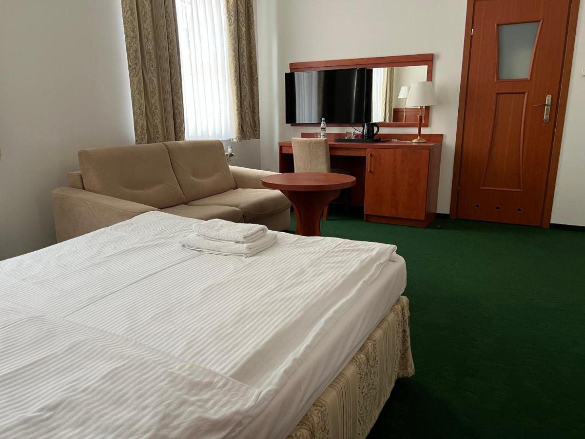 Wkra Hotel 3*